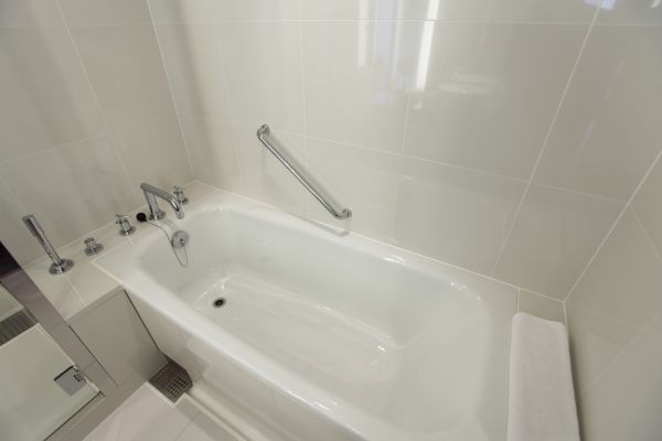Cost of Bathtub Repair in Fond Du Lac