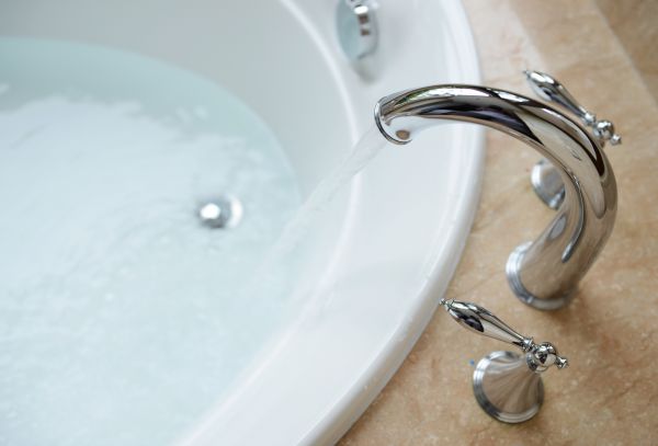 Cost of Tub Faucet Replacement in Fond Du Lac